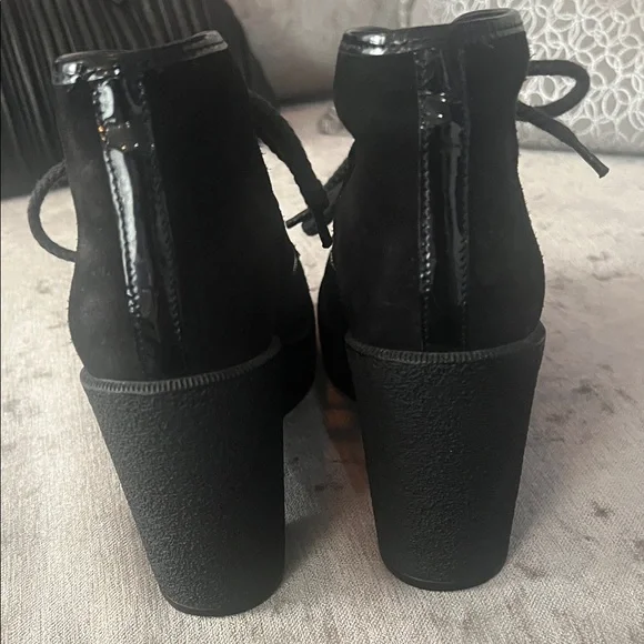 Robert Clergerie Black Lace-Up Wedges - Picture 5 of 11